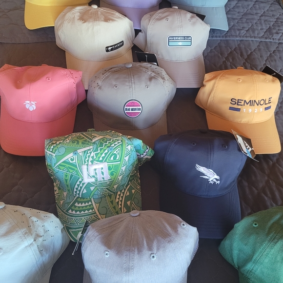 Assorted golf caps with various course logos - Picture 4 of 9